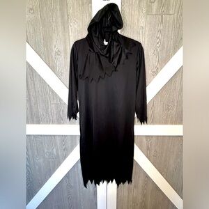 098. Youth grim reaper Halloween black costume with hood one size.